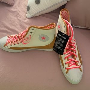 Converse Sz 7  high tops, NWT, Special Edition